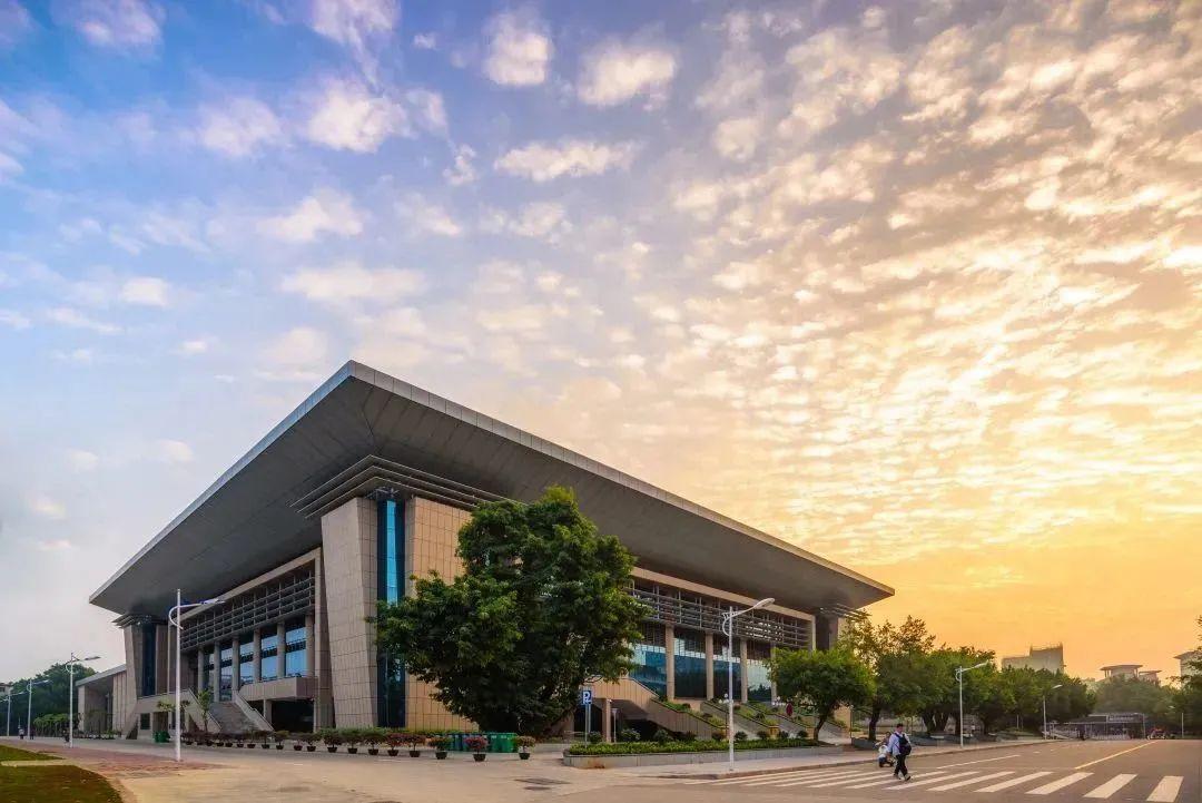 2021年,广西大学应用经济学一级学科及相应本科专业划转中国—东盟