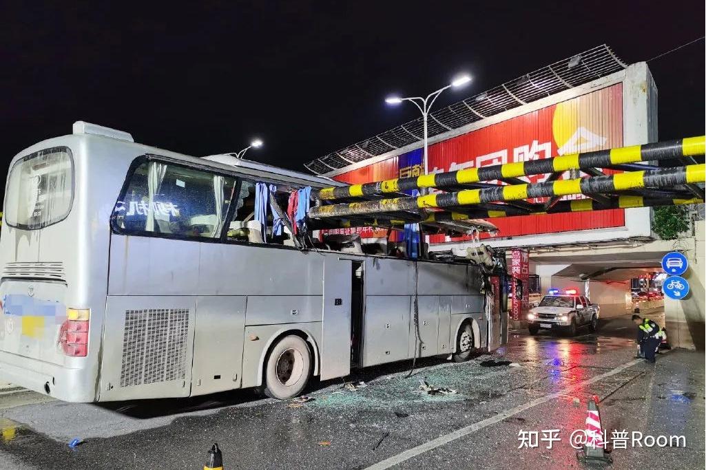 一度风靡全国的卧铺大巴，曾经是一票难求，如今却被全面禁止 知乎 