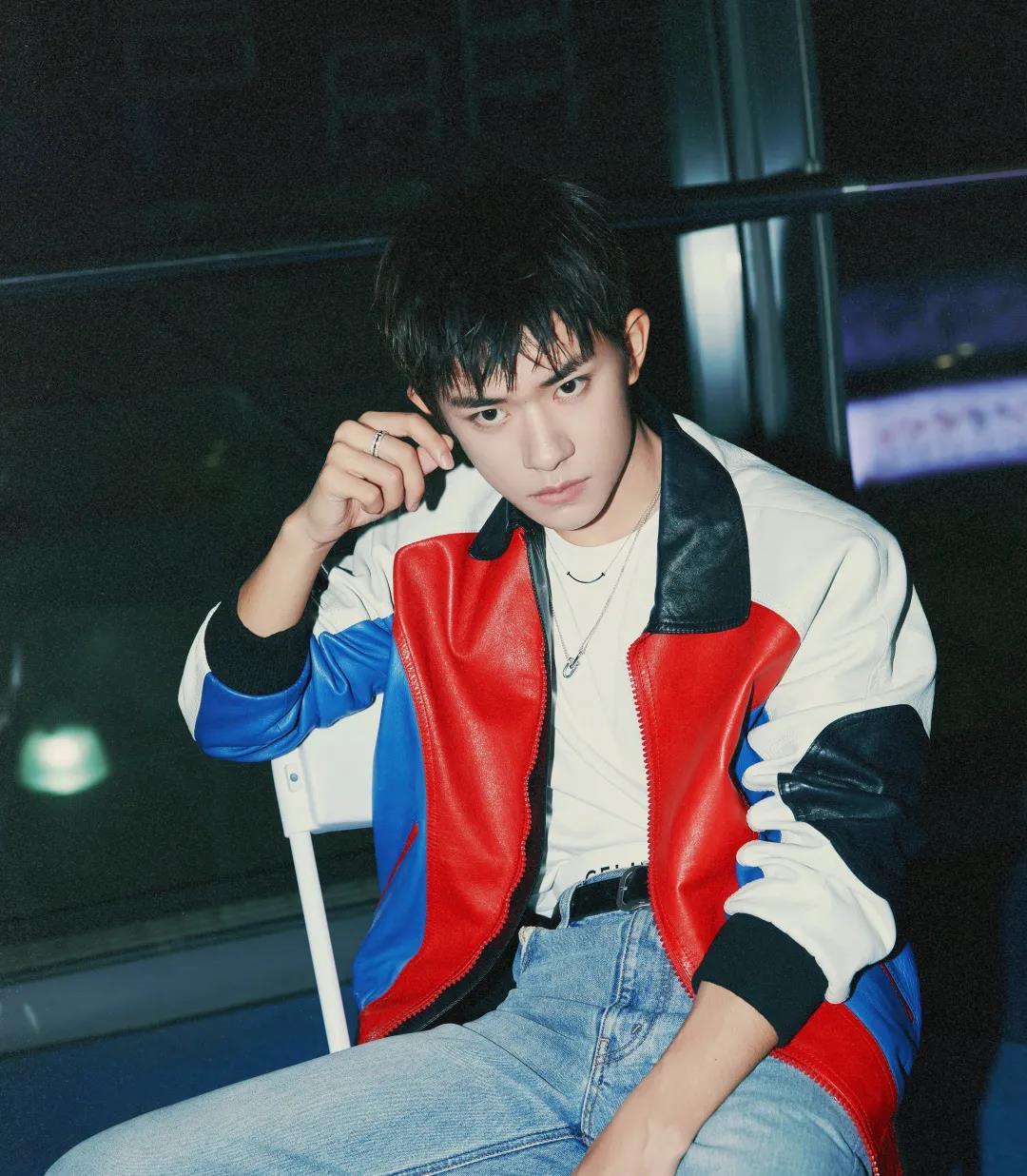 数据回顾易烊千玺的2020年