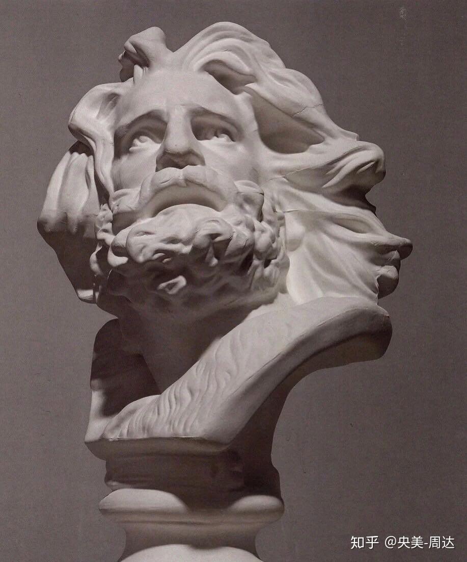 马赛曲战士弗朗索瓦·吕德借用马赛曲这一名作为浮雕的题名,雕刻出一