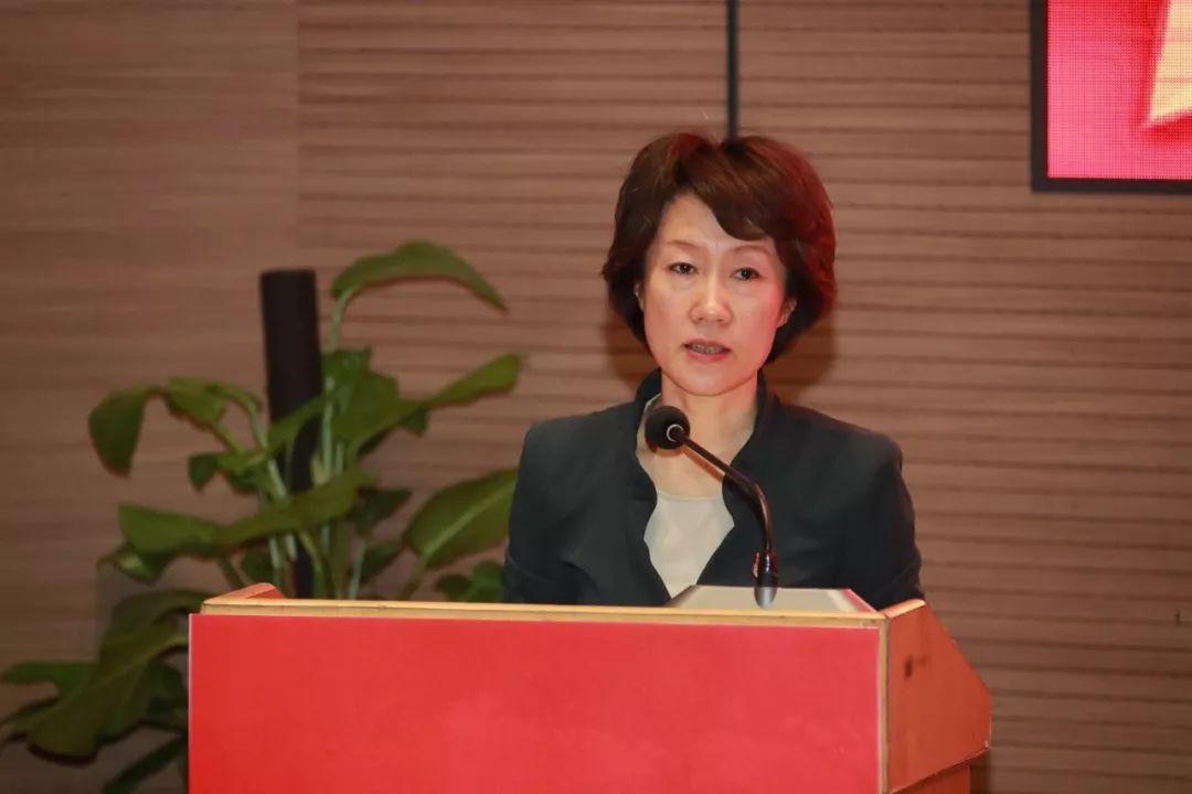 首钢集团副总经理,总法律顾问梁捷作为企业代表发言"作为人民法院