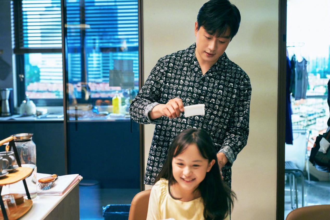 原生家庭对他有哪些影响?