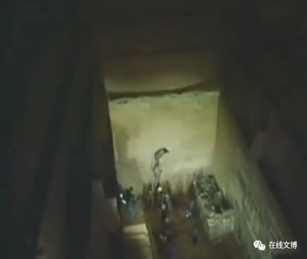 [图说]古今影像大明十三陵－－十五，明神宗万历帝朱翊钧定陵之开放的皇陵-明十三陵背后的帝王传奇