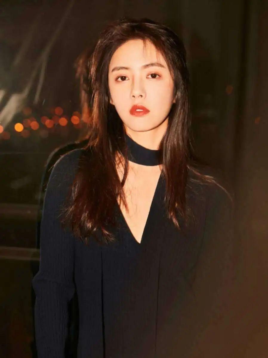 也为何妍这个角色加分不少~蔡文静的长相这种完美的诠释不光有演技的