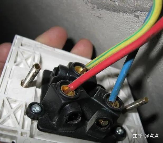 一,零线,火线和地线的定义