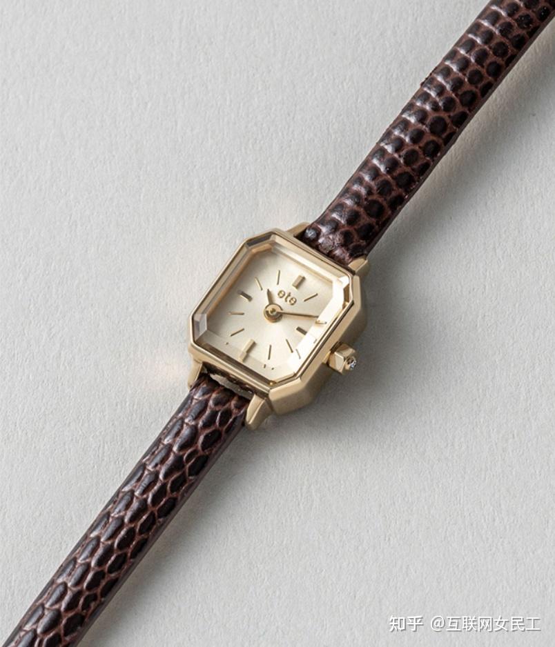 ete的这款手表表盘很小,形状是特殊加工的八角形表盘,非常适合手腕细