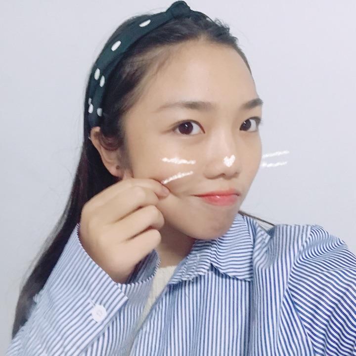 有没有鼻梁不高的美女? - 知乎