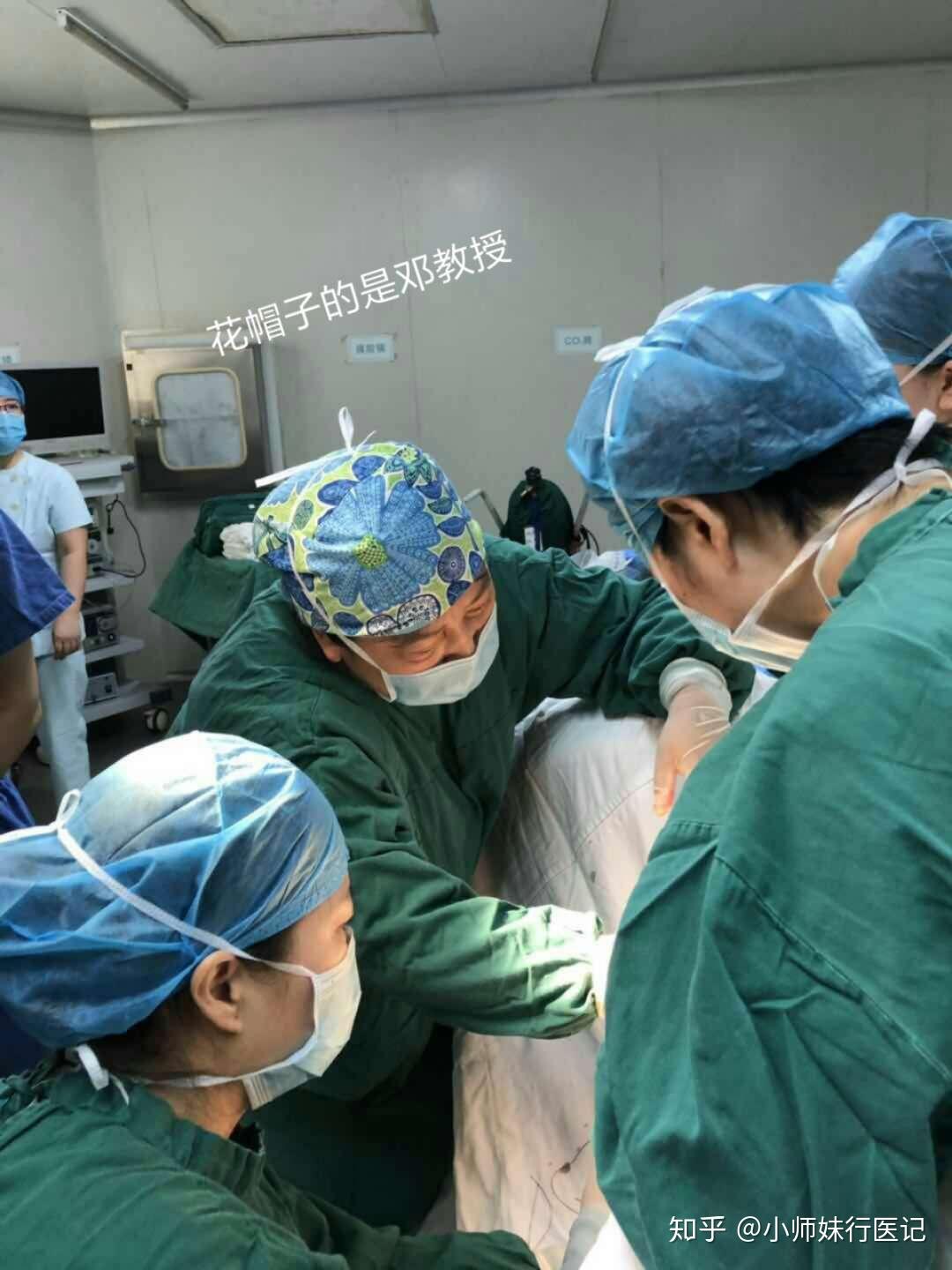 第一张是第二次怀孕检查的超声,第二章是做阴扎手术护士拍给我的,没有