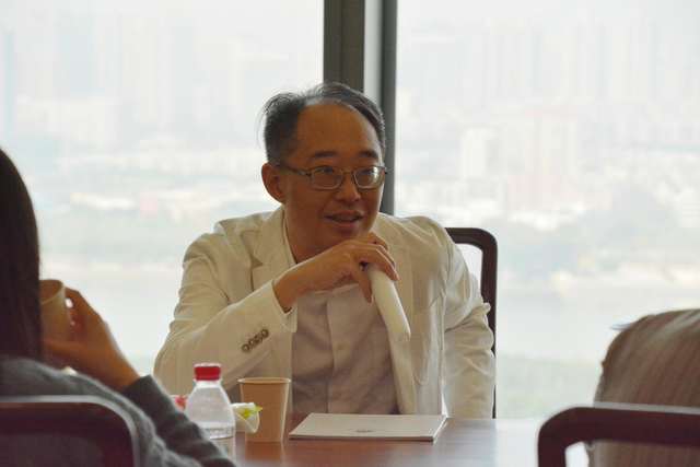 学加中房产城研究院联合创始人谢鹏,中韬华益商学院董事长石慧琳