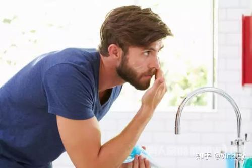 男士很容易过敏皮肤怎么保养_男士保养皮肤的护肤品_牛尔保养护肤秘籍