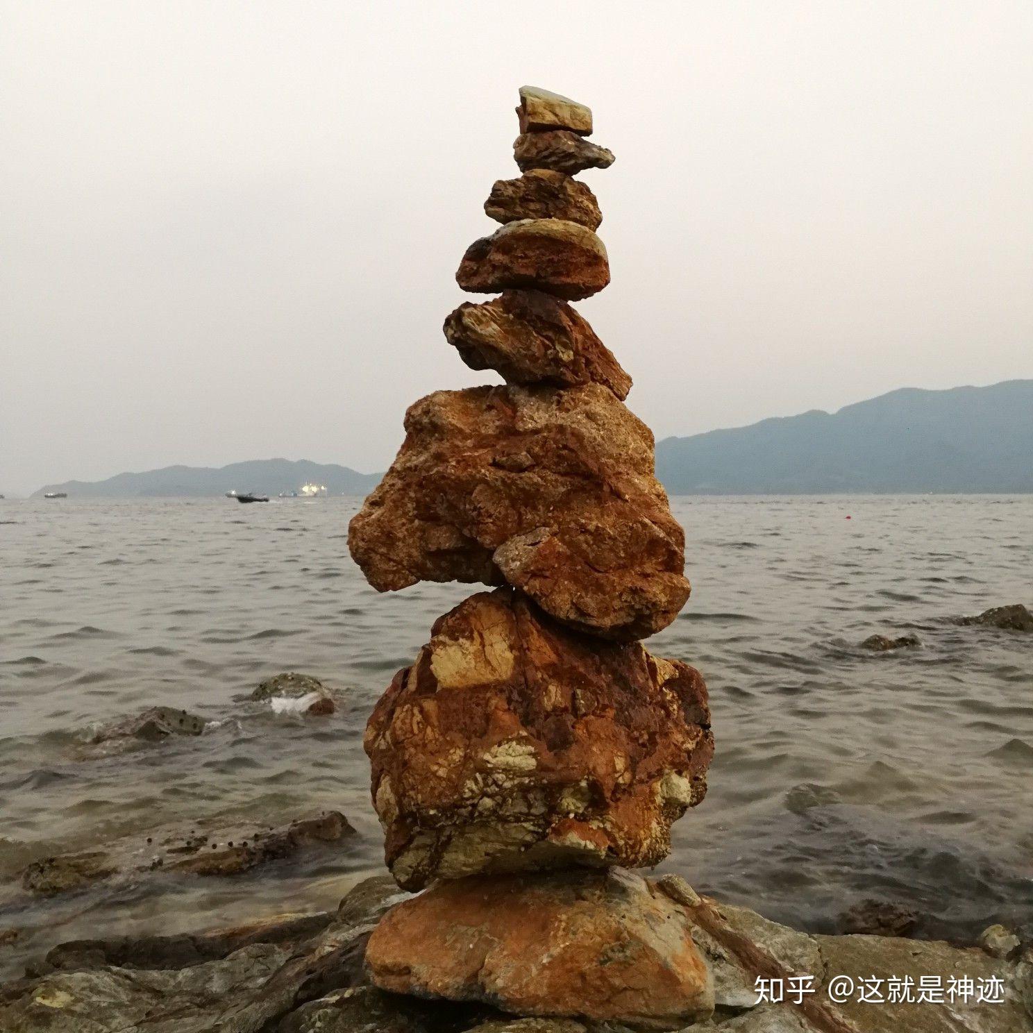 藏地石头崇拜：那些风中的玛尼堆|玛尼堆|石头|藏语_新浪新闻