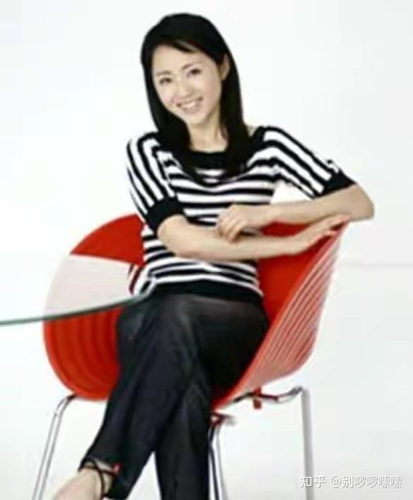 “天气预报”杨丹:40岁高龄产子,主持26年容貌还宛如少女 - 知乎