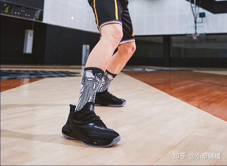新款匹克实战篮球鞋推荐告诉你匹克闪现态极篮球鞋怎么样