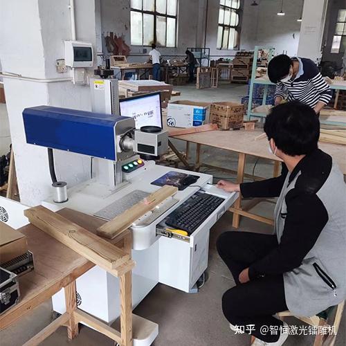 CO2激光打标机厂家全方位解析:非金属材料标识的优选方案
