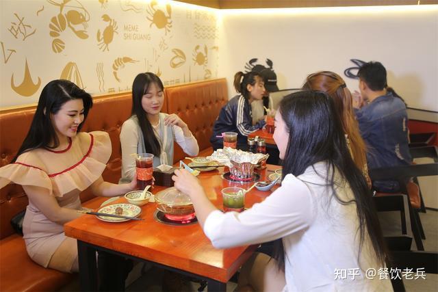 美学在左美味在右!高颜值设计是餐厅差异化的标配吗? - 知乎