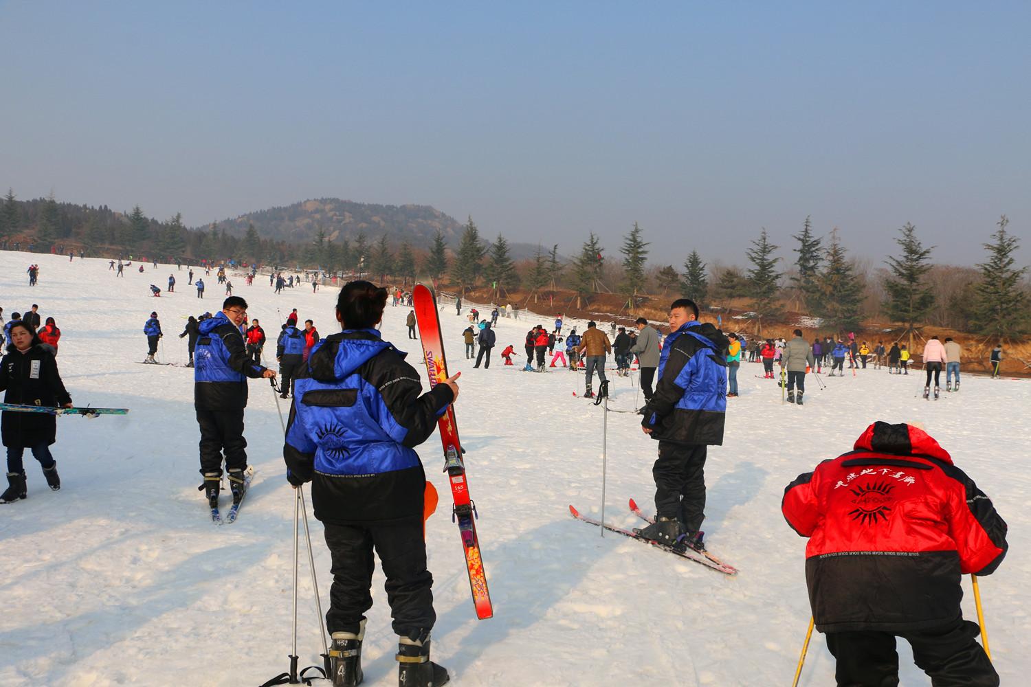 临沂茶山滑雪场怎么样?比地下画廊滑雪那个更好呢 知乎