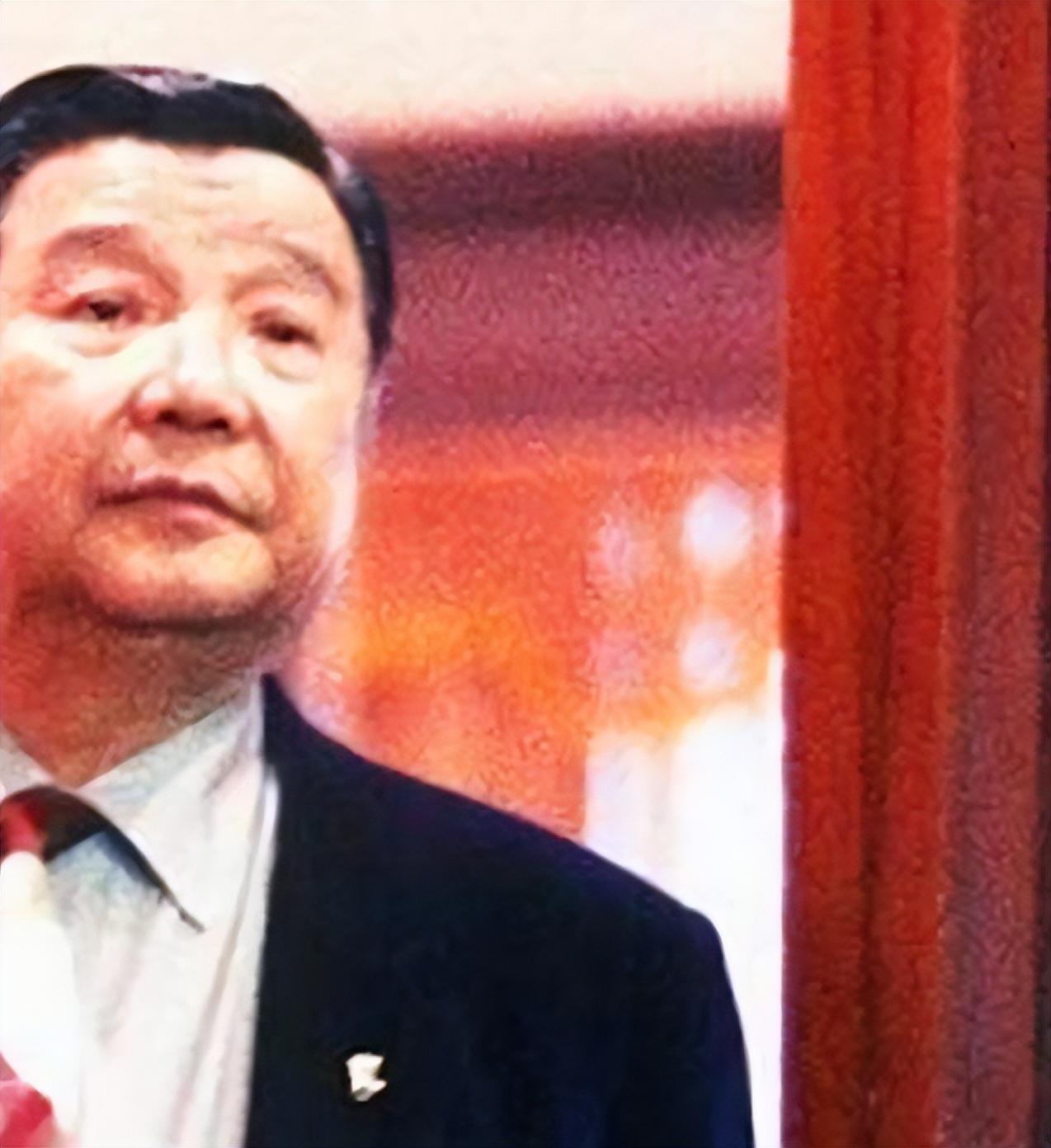 二,警匪勾结,黑白一体,吕乐让香港进入"假繁荣"