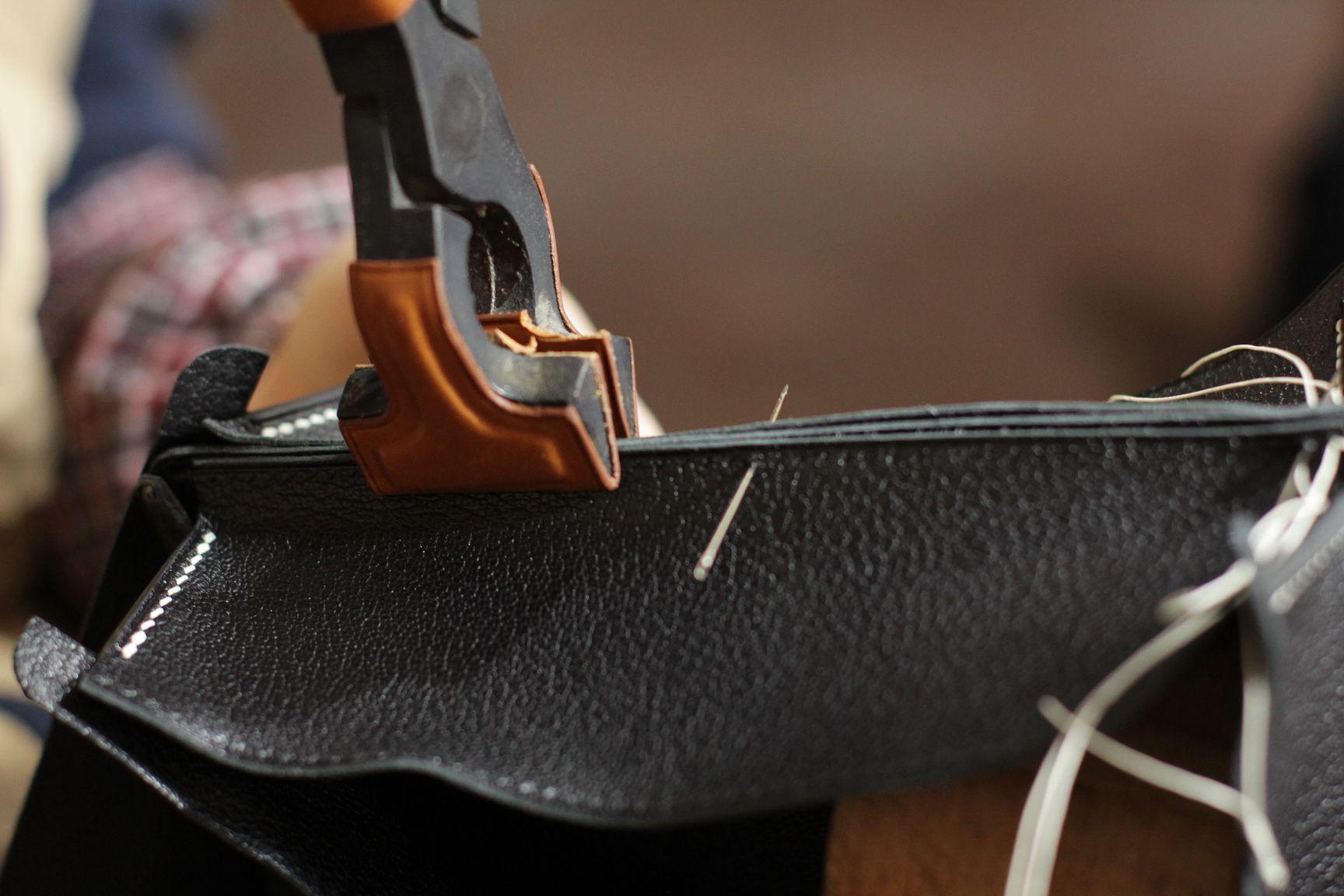 手工皮具制作一只鳄鱼皮搭带斜挎包诞生我们取名为venus