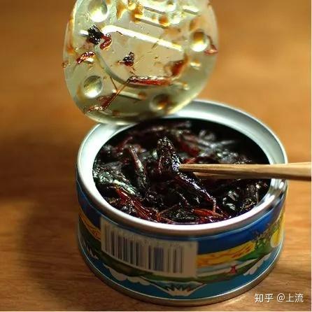 当然了,人们偶尔也会发明一些重口味罐头,比如这款蝗虫罐头……考虑到