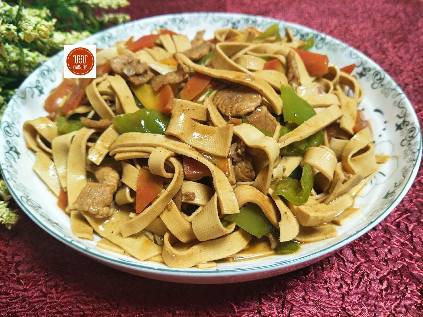 大米饭配菜视频 v2-c2106a41f9bc1f2341ae23d1ac934365_r.jpg