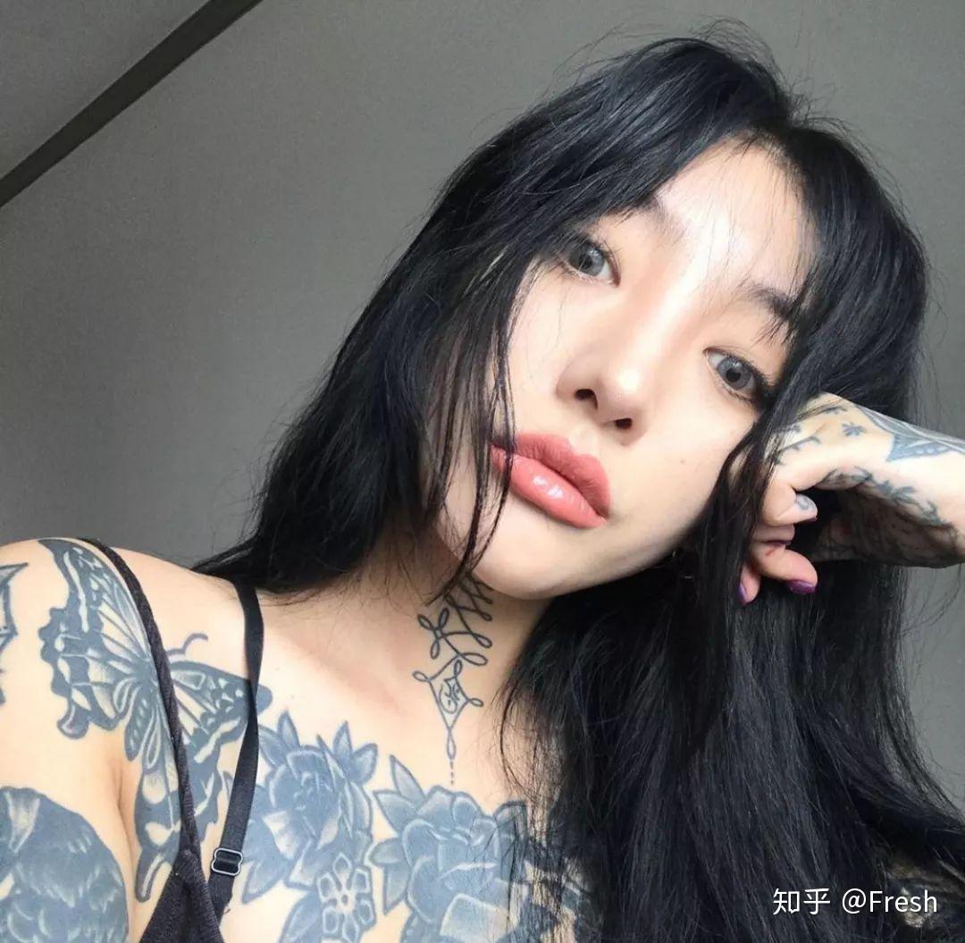 身材堪比吉娜的韩国纹身师 NINI，多少人想躺在她的针头下 - 知乎