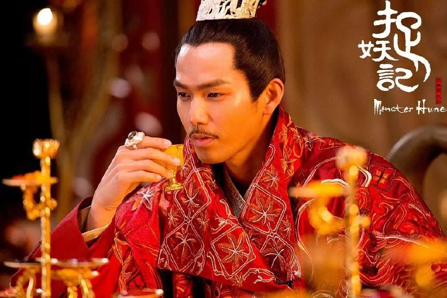 披着人皮,带着天师捉妖,结果自己却是最恶心的那只妖.