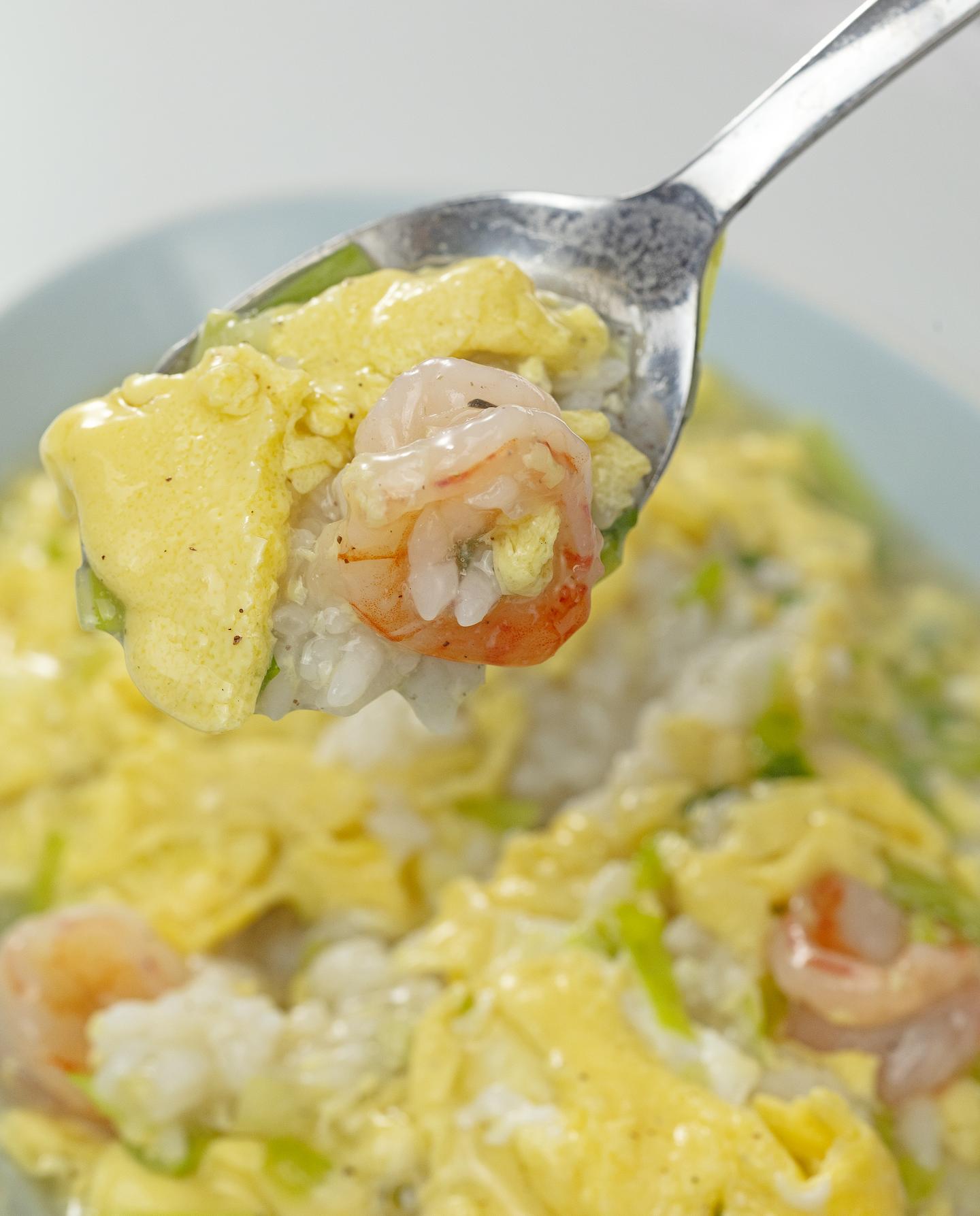 饭米食谱 i 一分钟学会虾仁滑蛋饭