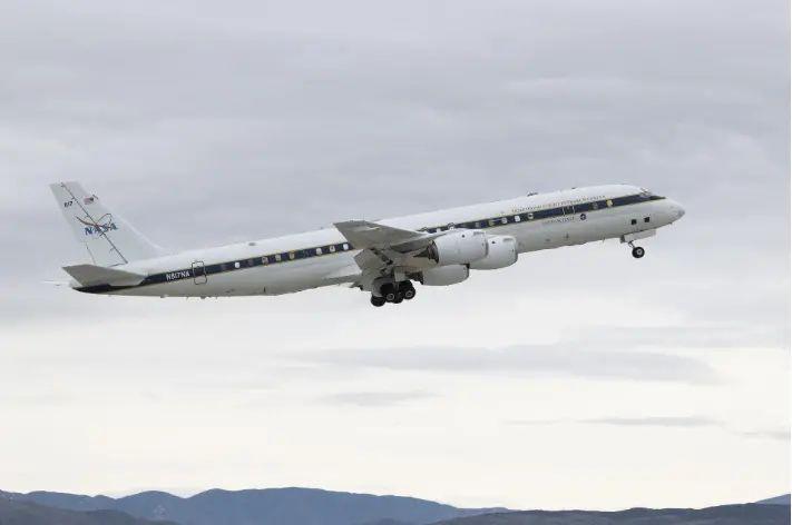 美国会议员提法案促nasa与台合作nasa飞机再次低空通过台机场触地重飞