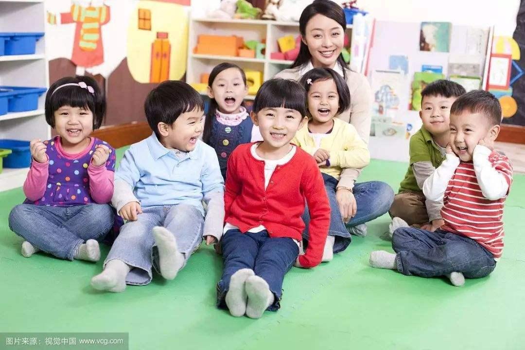 开学送孩子到幼儿园 v2-c283eaee8ba2cd25b3c96bc17542a030_1440w.jpg?source=172ae18b