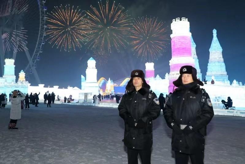 安全感爆棚体验度满满冰城公安为冰雪浪漫披上平安外衣