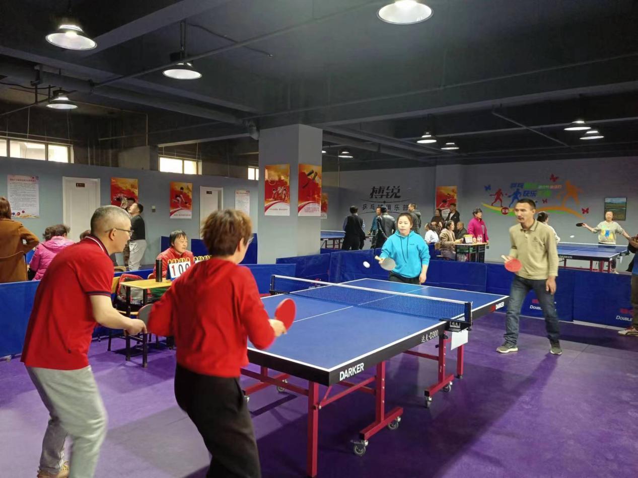一〇四团举办谱青春华章 展时代风采首届社区乒乓球比赛 