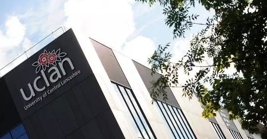 师姐说:拿中央兰开夏大学(UCLan)全额奖学金经