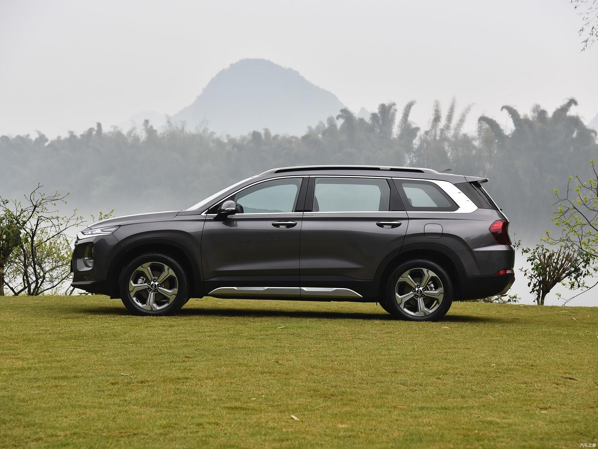 现代胜达外观造型非常漂亮你会喜欢吗