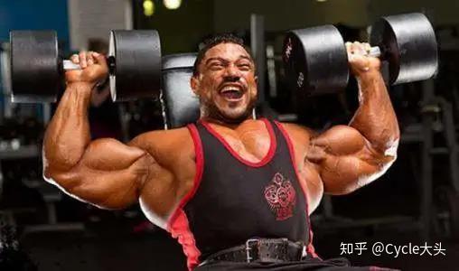 伊朗巨兽"波斯狼"哈迪的坦克背是怎样炼成的?