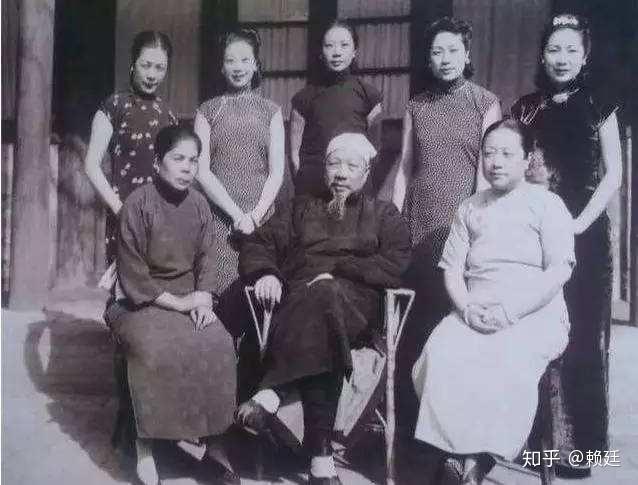 他娶了5个太太，生育了16个女儿，倚靠女儿们成为官场不倒翁 - 知乎