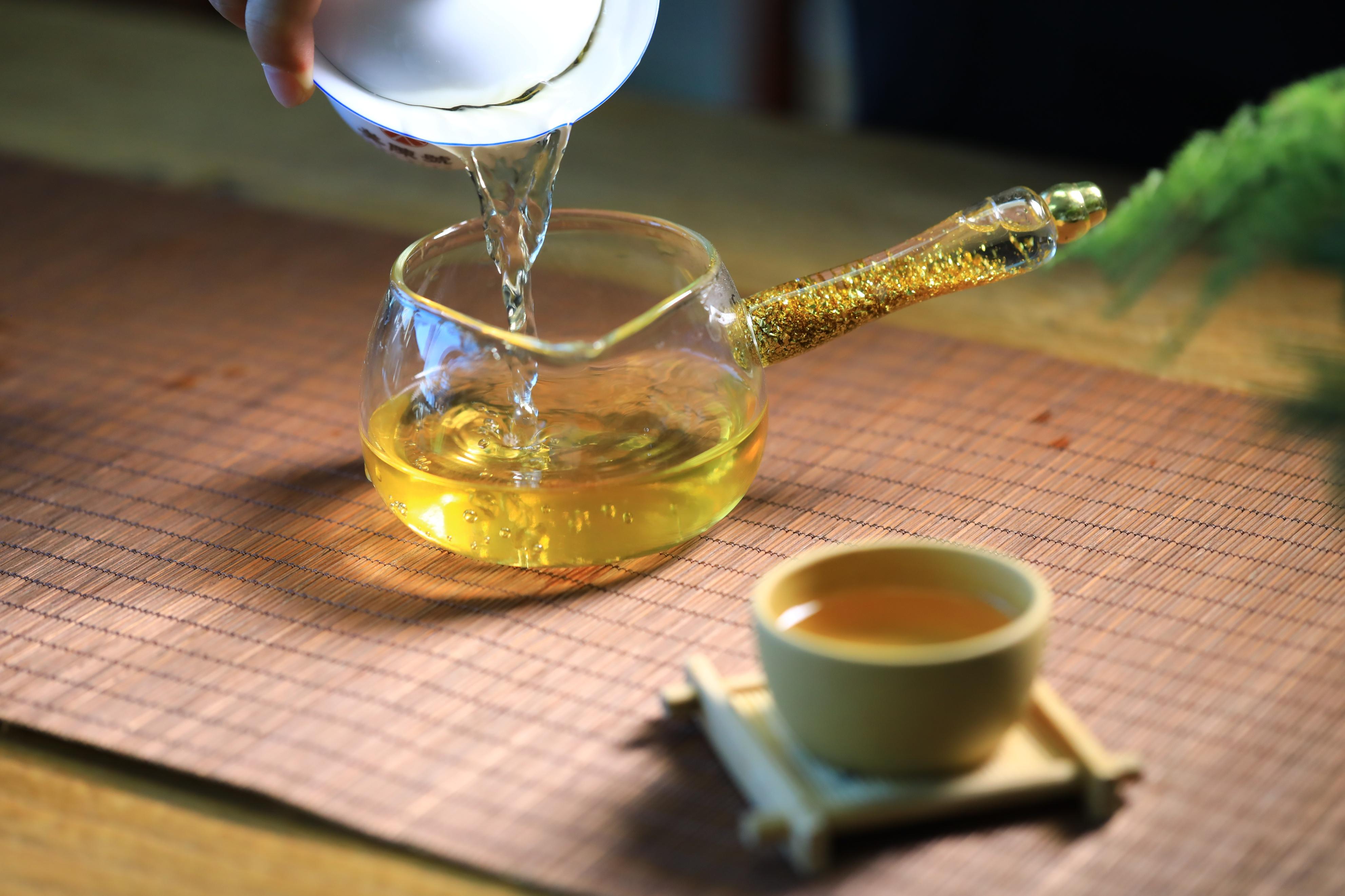 万亩古茶园,千年古茶树|贺开茶王地古树茶 - 知乎