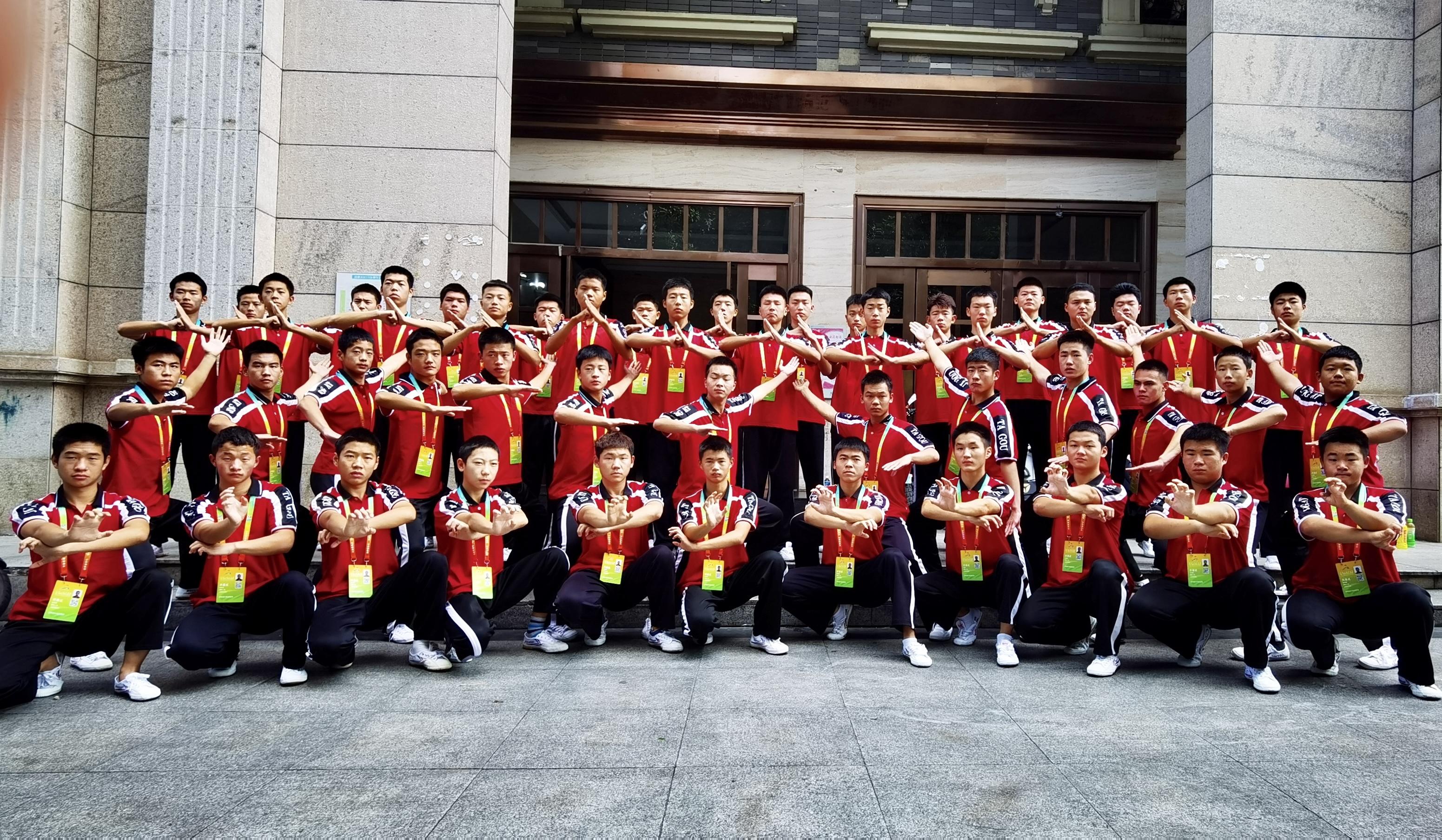 塔沟武校功夫小子亮相全国学生青年运动会开幕式
