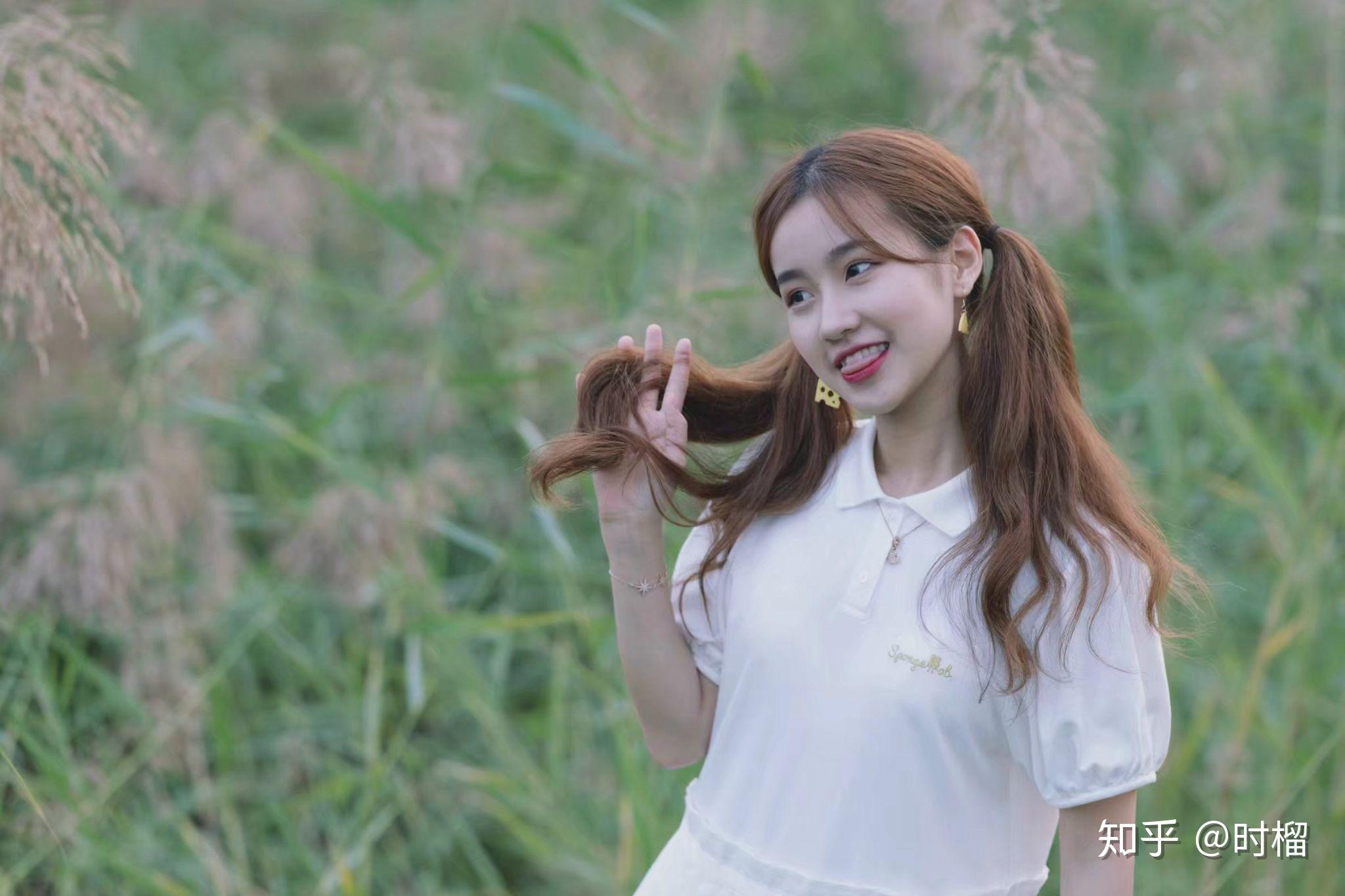 有没有笑的很开心适合当壁纸的明星或者模特的照片网图也可