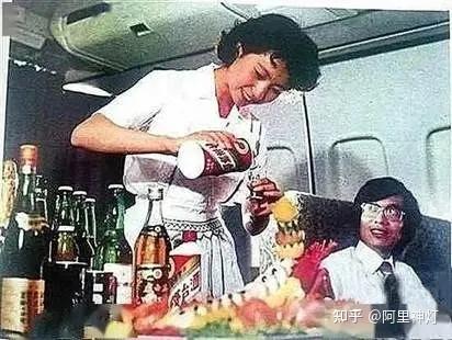八十年代乘坐中国民航飞机，能够享受什么样的服务？ 