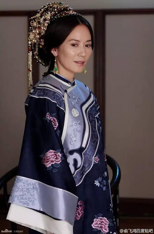 俞飞鸿一直以知性,温柔著称,但在《大清盐商》中俞飞鸿饰演的萧文淑却