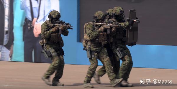 香港警察175周年警民同乐汇演 中的特别任务连(sdu,aka飞虎队) - 知乎