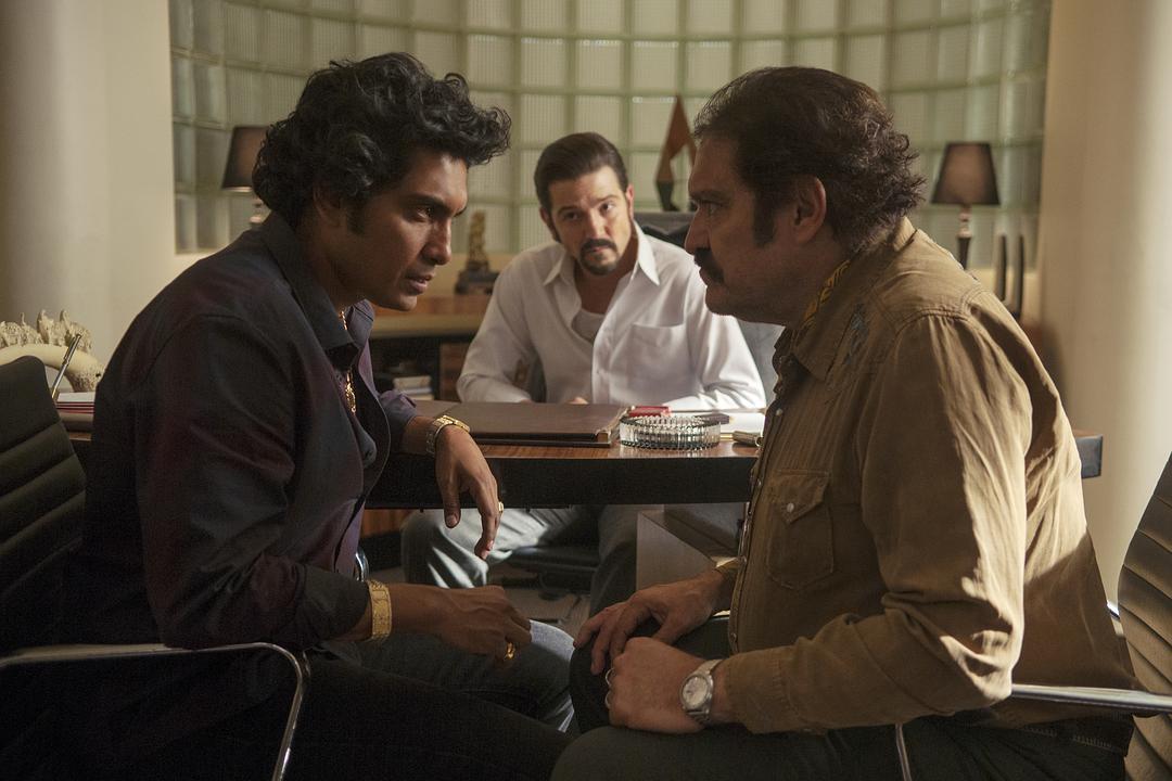 巨大的官僚機器啊它轉啊轉·毒梟第四季第九集·narcos4-9 - 知乎