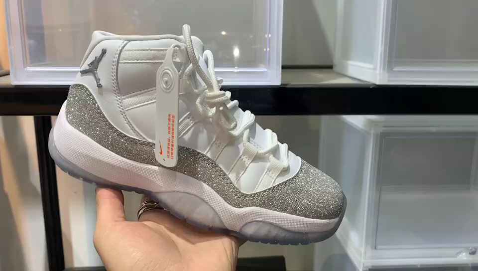 怎么搭配白色的鞋子 v2-c40a64581ed1fd138f8a911612427779.jpg