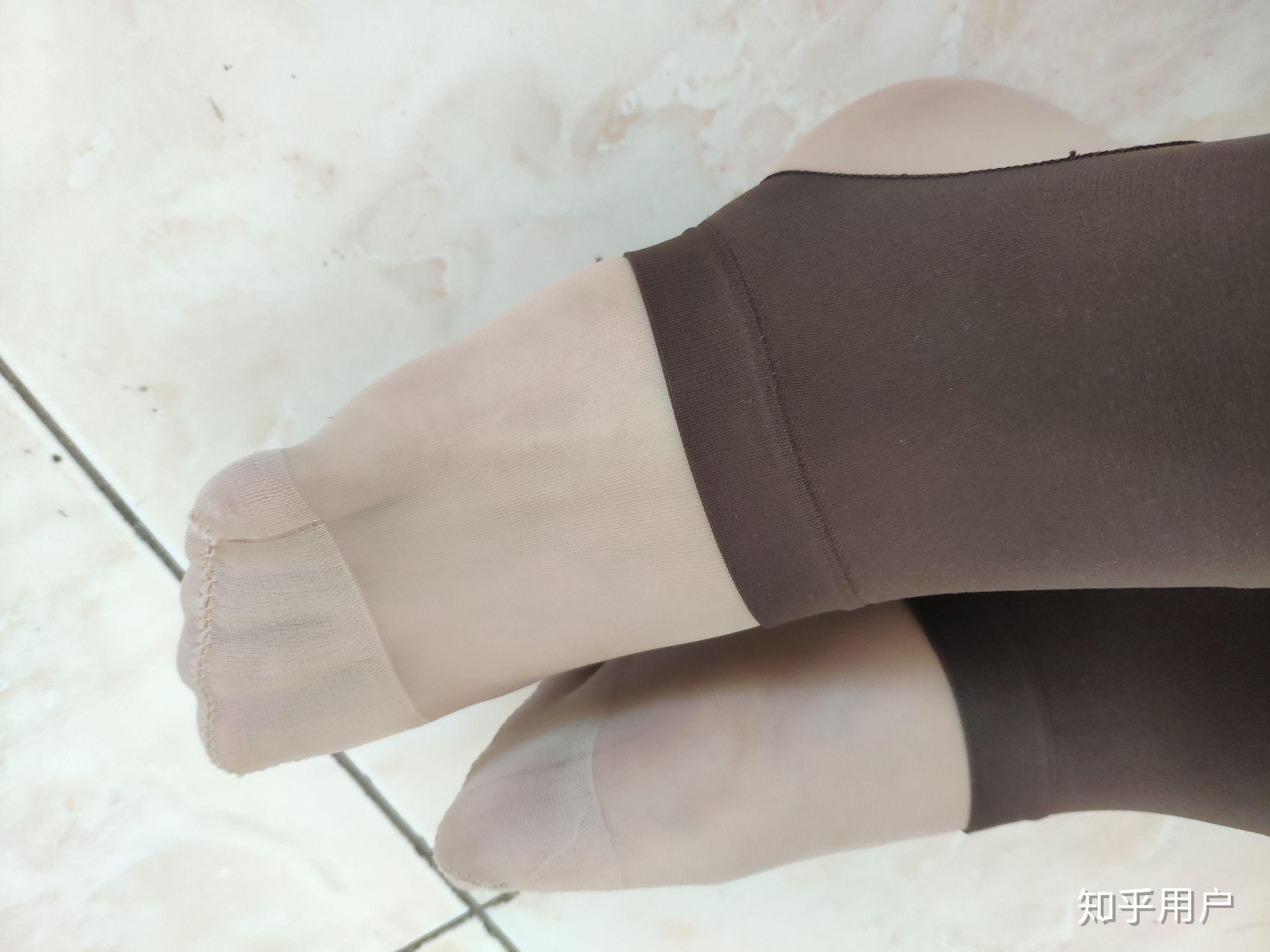 夏天穿凉鞋配短丝袜好看吗