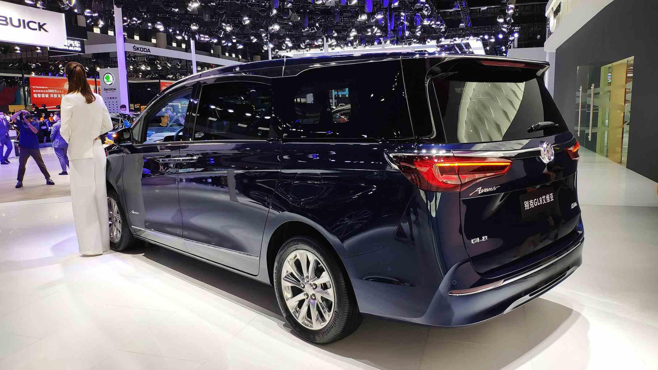 别克gl8avenir四座版实车亮相成都车展