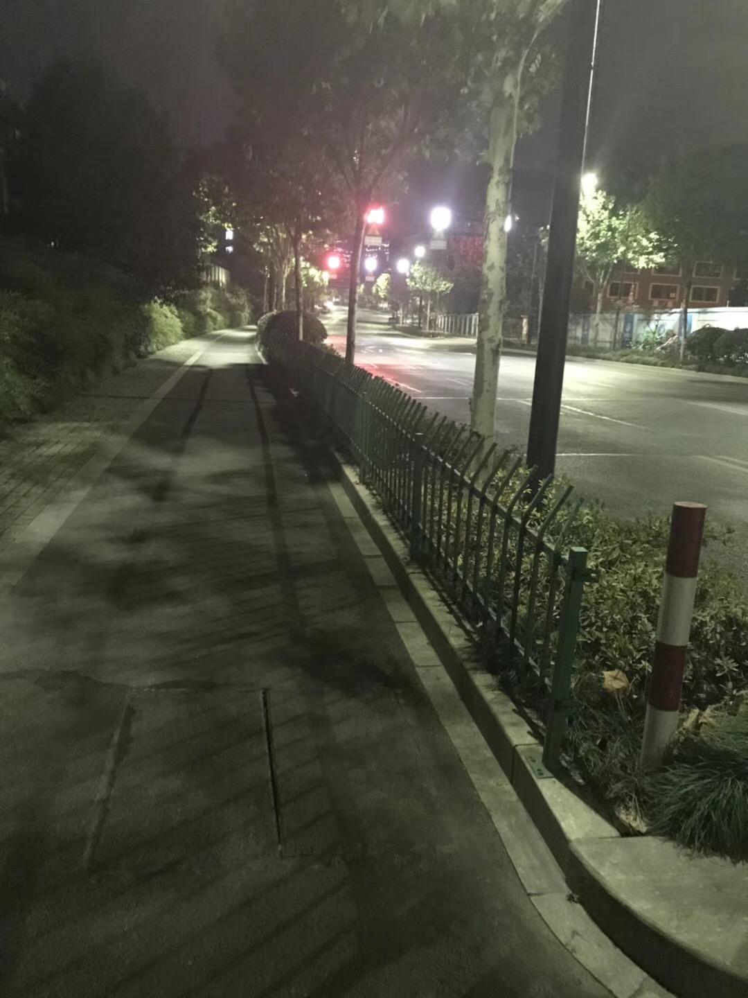 走在凌晨四点的街道是一种怎样的感觉