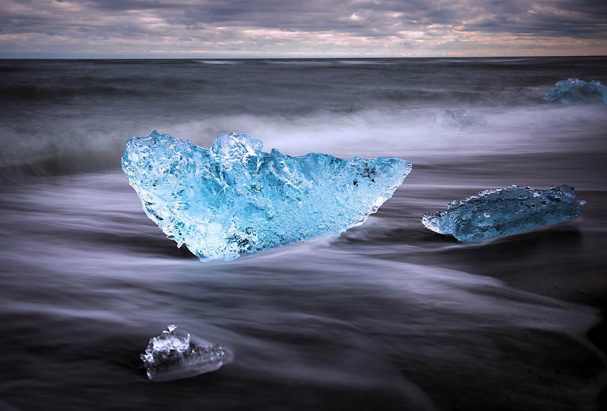 把100立方米的液态水压缩至1立方米会怎样人类能办到吗