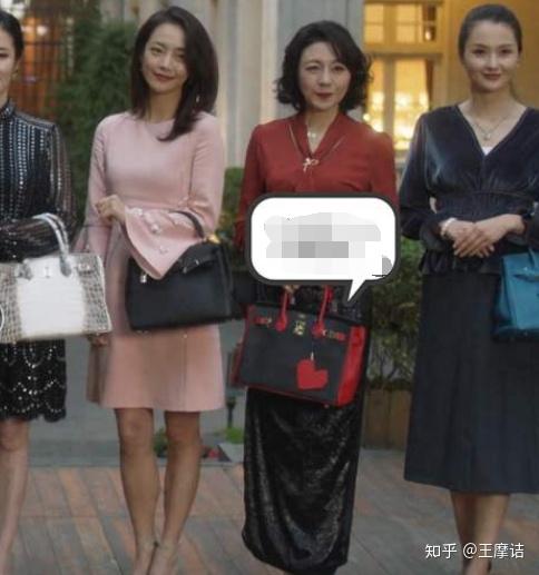 电视剧三十而已里太太圈为什么要用茶场坑顾佳