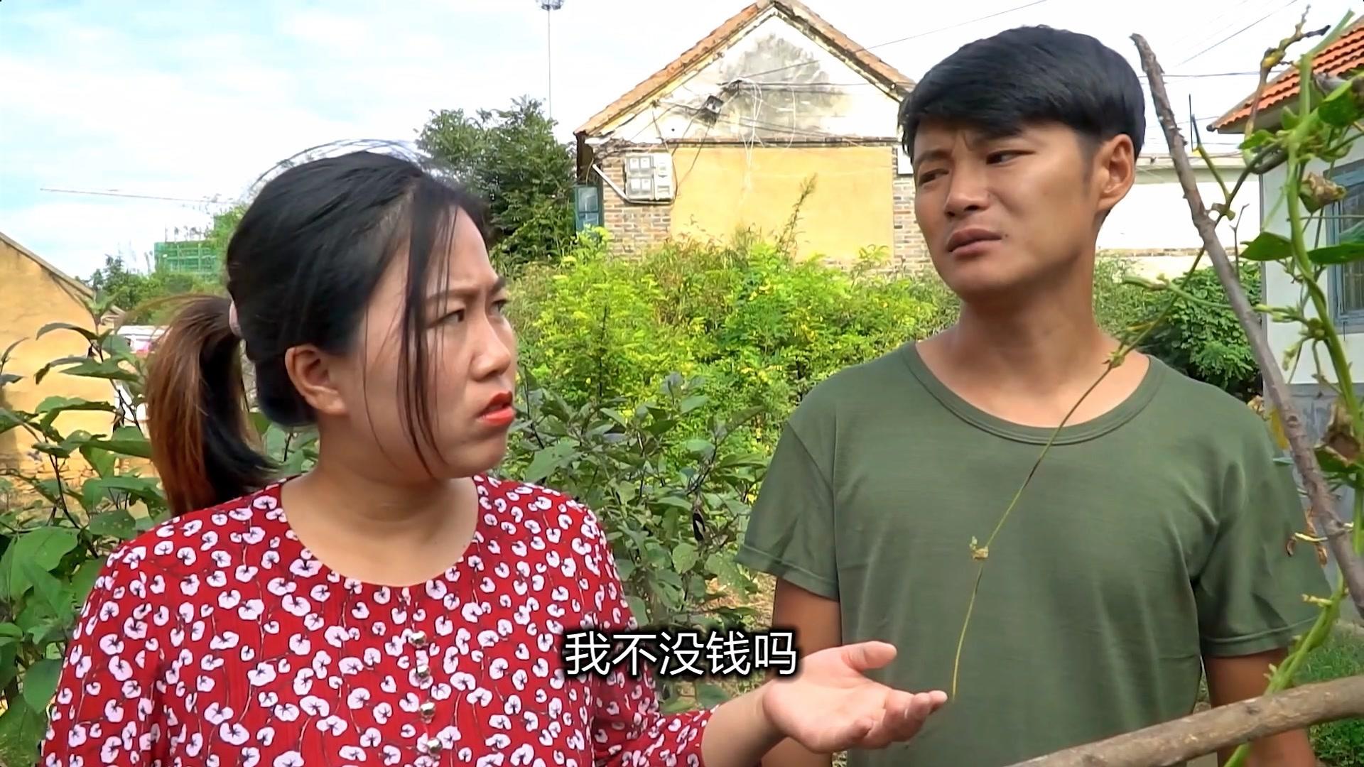 小伙欠钱不还美女上门要债的方式太奇葩竟然要赖在小伙家里