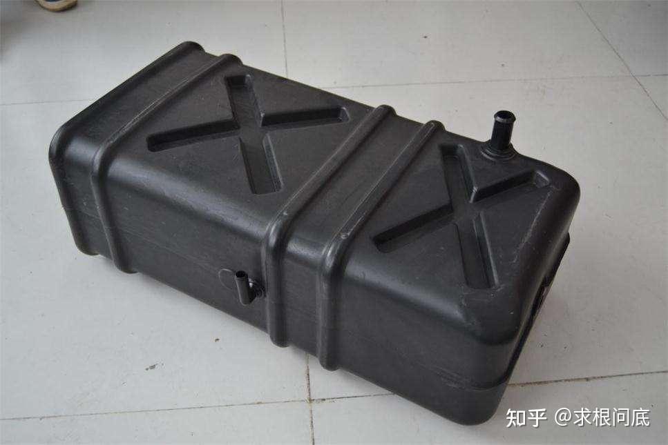 为什么我的油箱每次加满油都要比油箱标称容积多